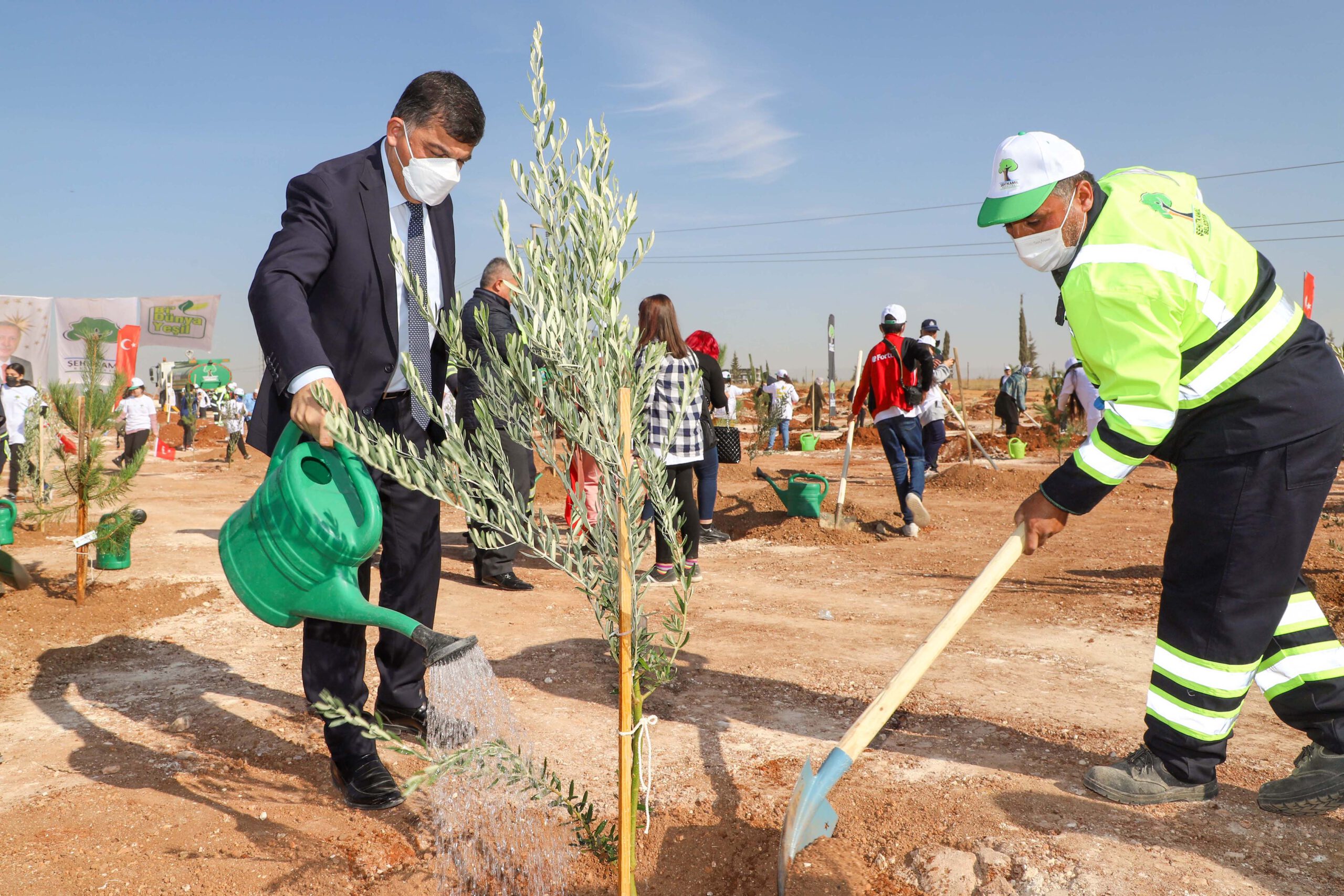 Şehitkamil Belediyesi Binlerce Fidanı Toprakla Buluşturdu