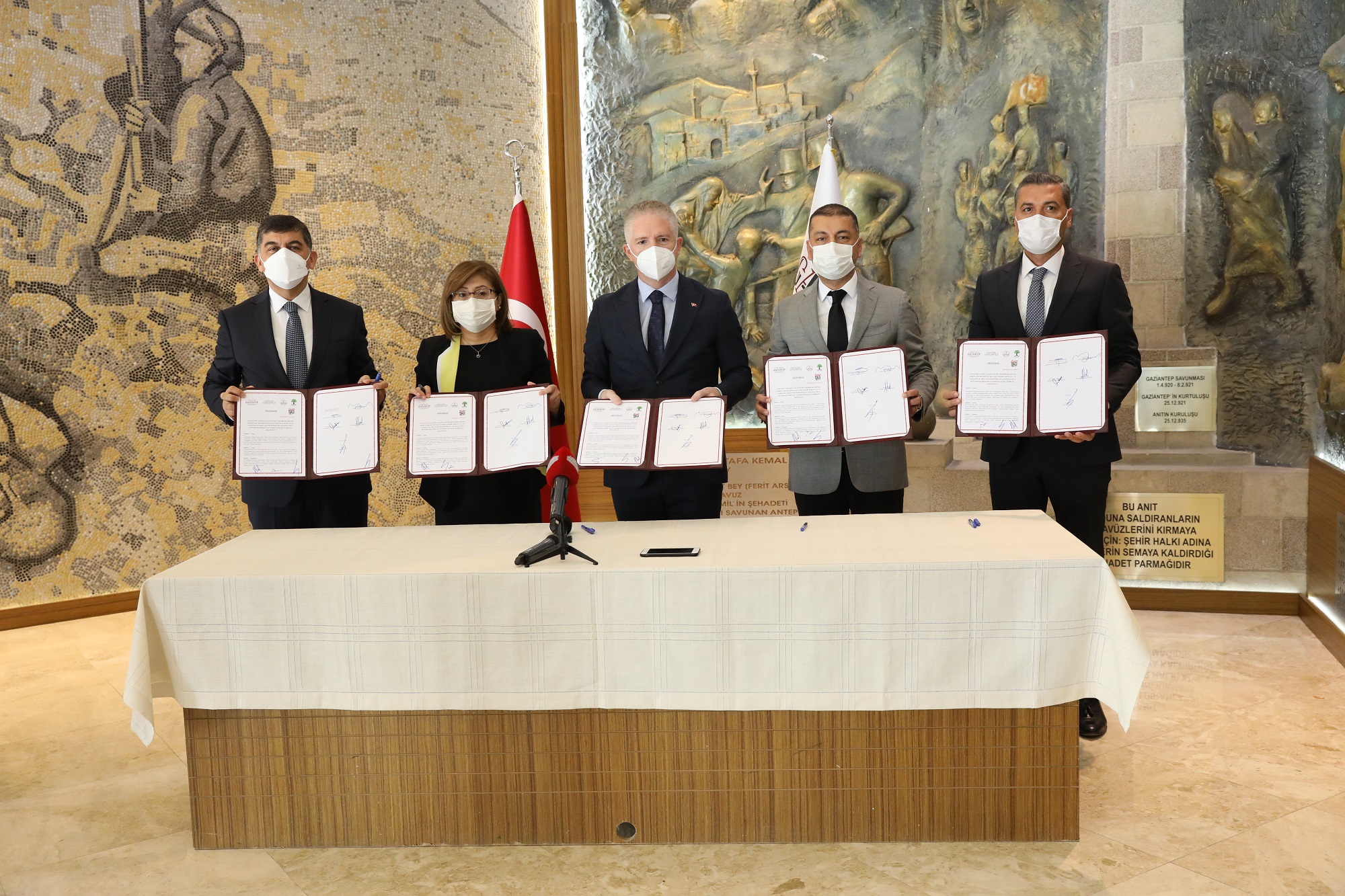 Büyükşehir’den Okul Kütüphanelerine Büyük Destek