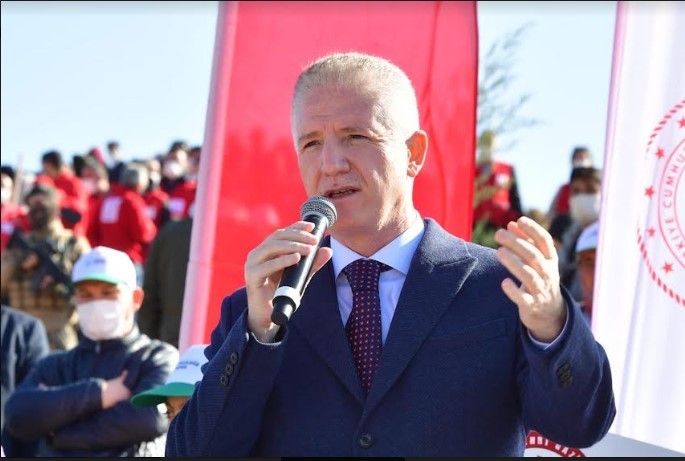 “Geleceğe Nefes İçin Ağaç Dik”