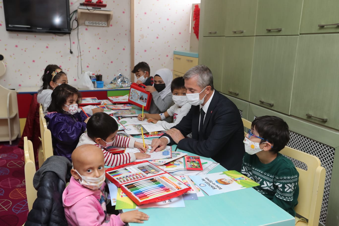 Başkan Tahmazoğlu’ndan Lösemili Çocuklara Ziyaret