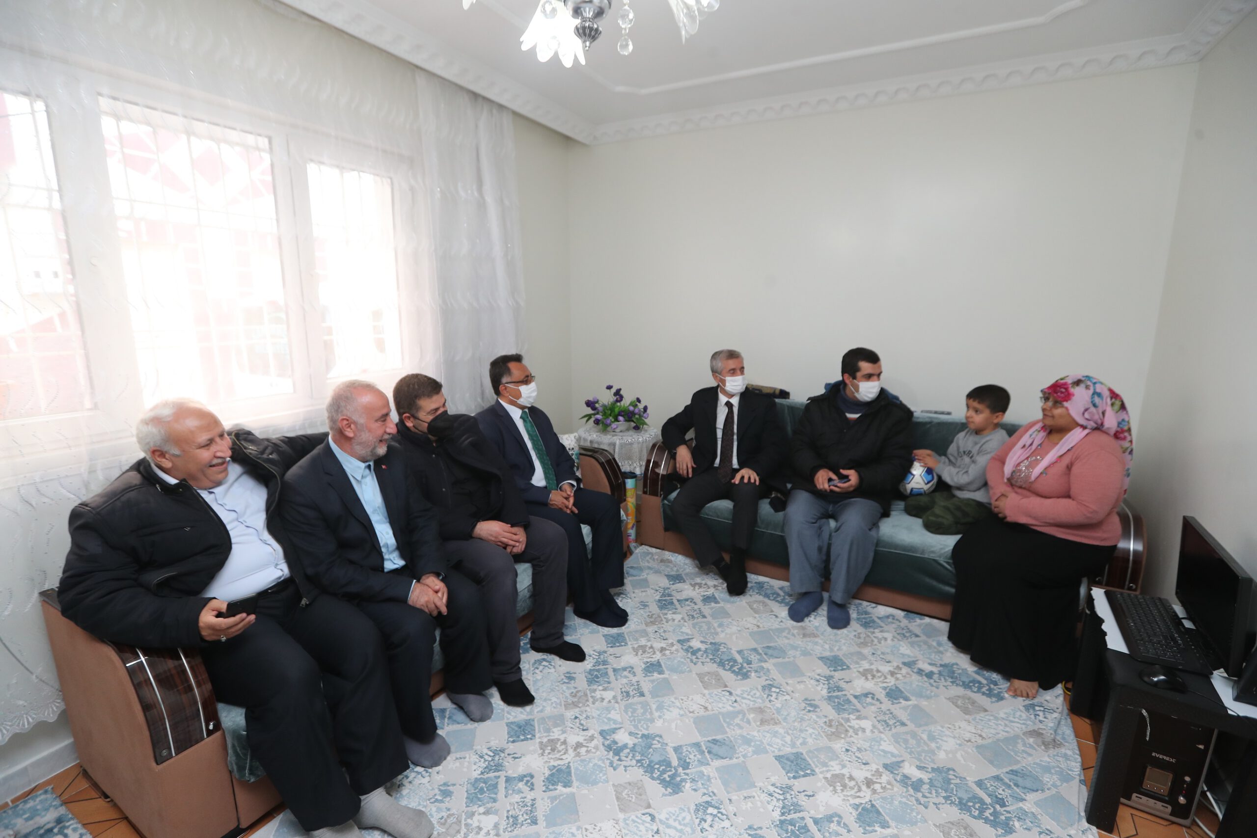 Başkan Tahmazoğlu Ev Ziyaretlerini Sürdürüyor