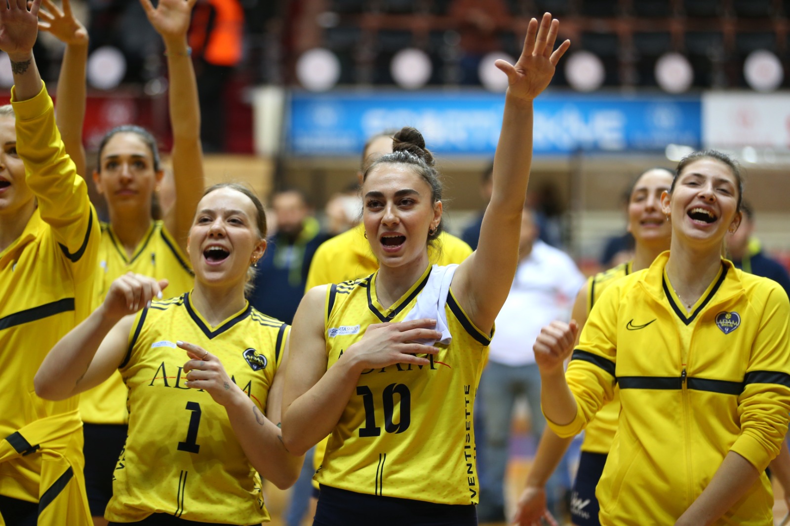 Adam Voleybol’un Play-Off gururu