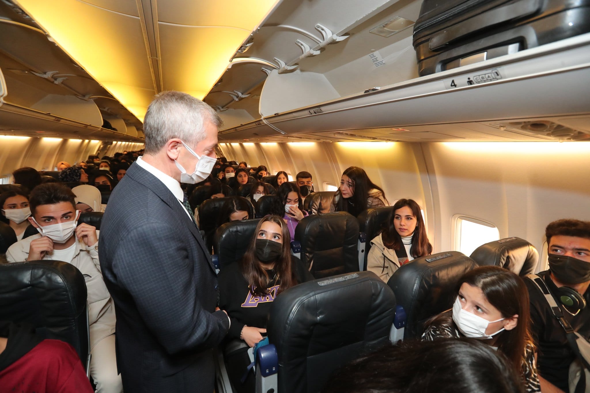 Başkan Tahmazoğlu Karanfillerle uğurladı