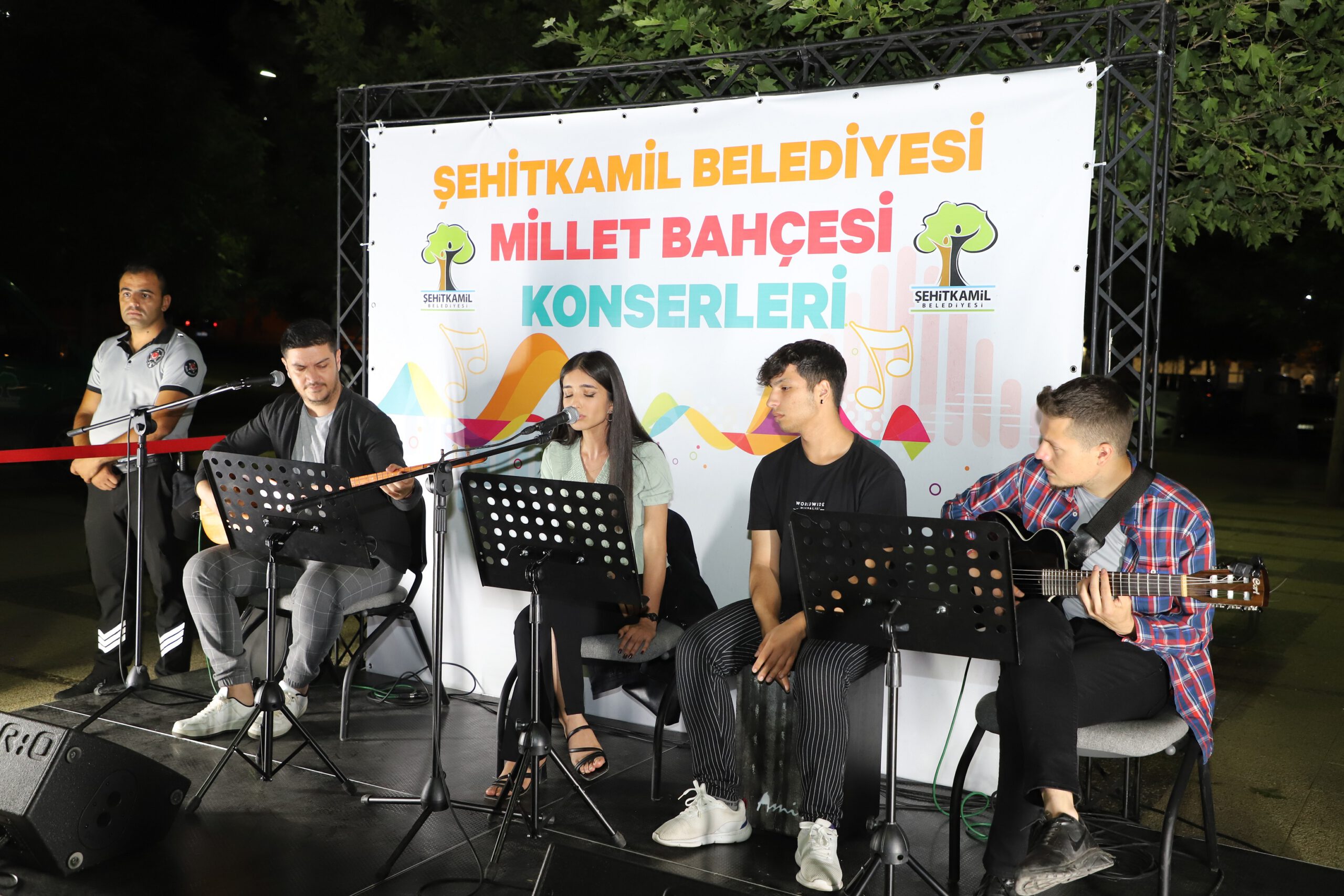 Şehitkamil Belediyesi yaz konserleri büyük ilgi gördü