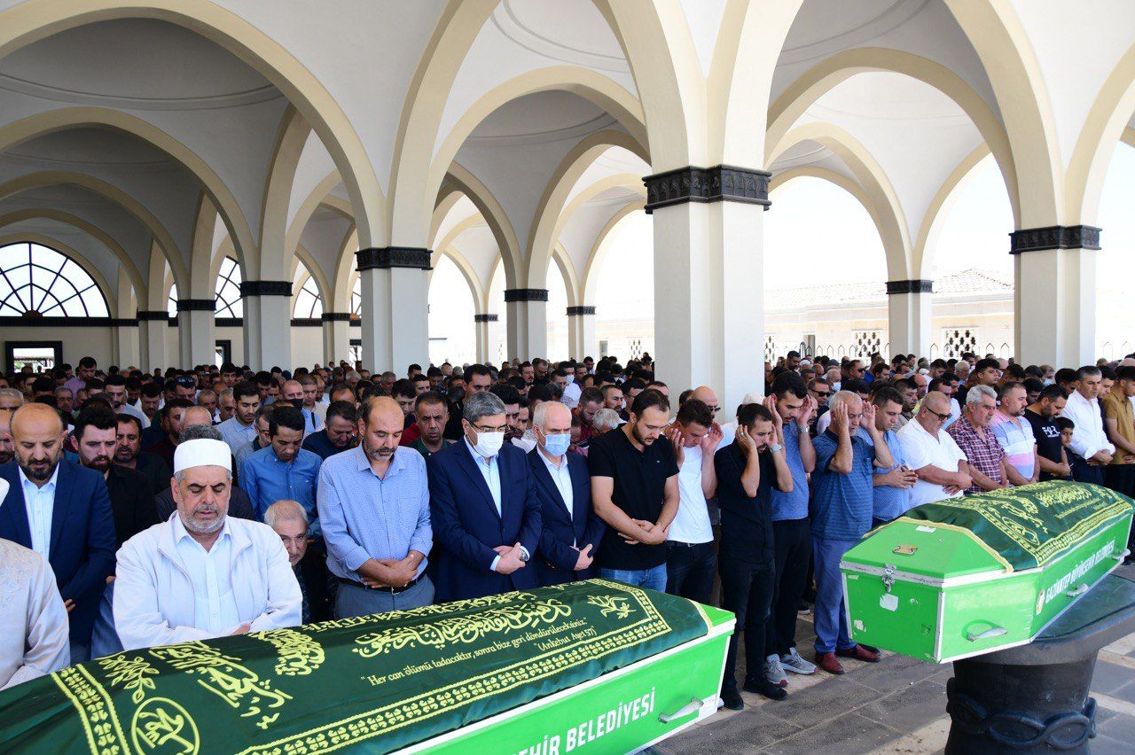 Sinan Abar Gözyaşlarıyla son yolculuğuna uğurlandı