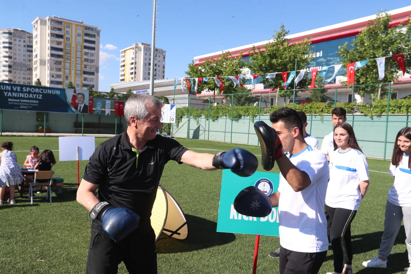 Başkan Tahmazoğlu Gençleri spor yapmaya davet etti