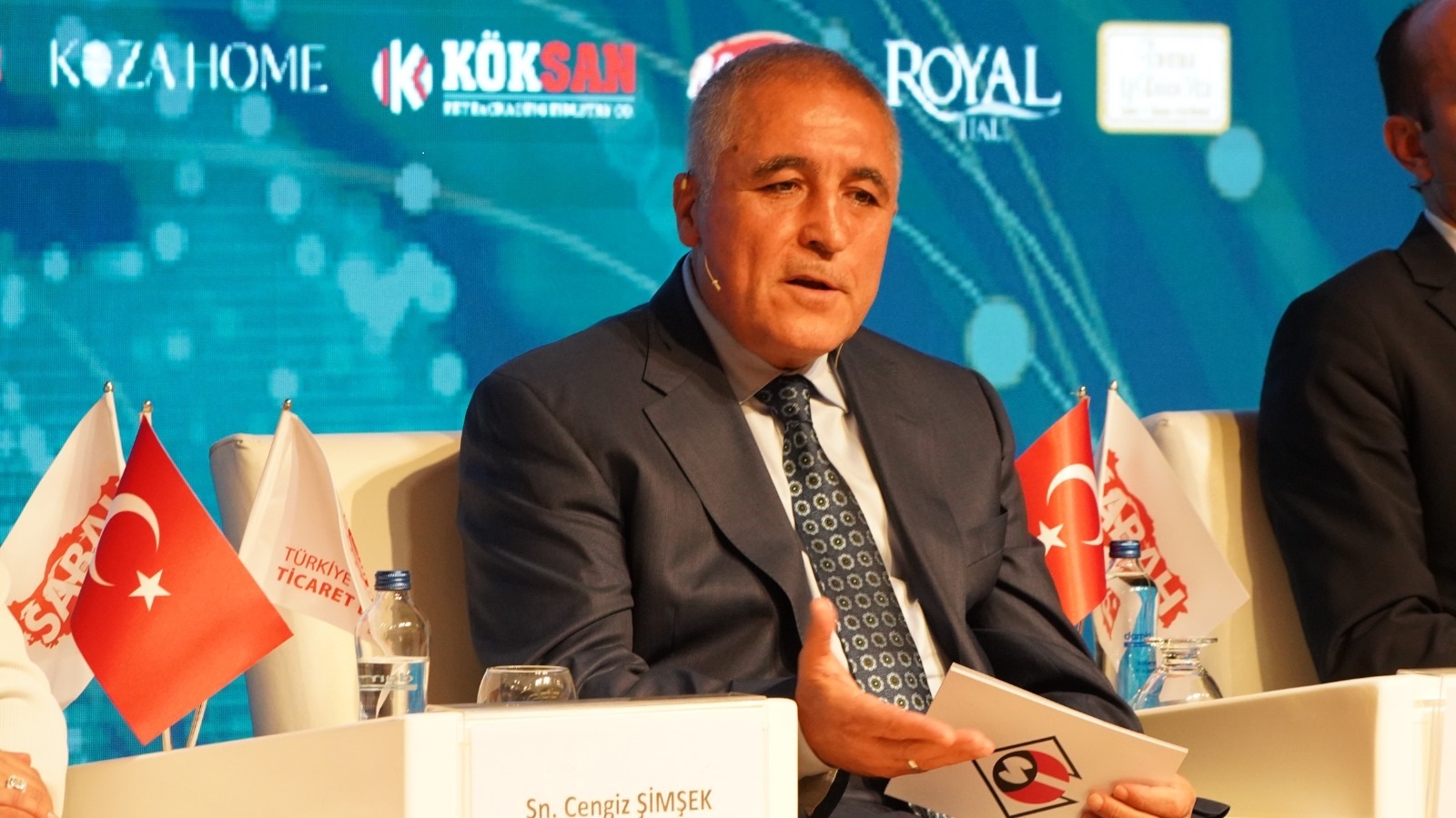 OSB Başkanı Şimşek: “Bu enerji maliyetleri ile rekabet gücümüz çok zayıfladı, çatılara GES kurulmasını teşvik ediyoruz”