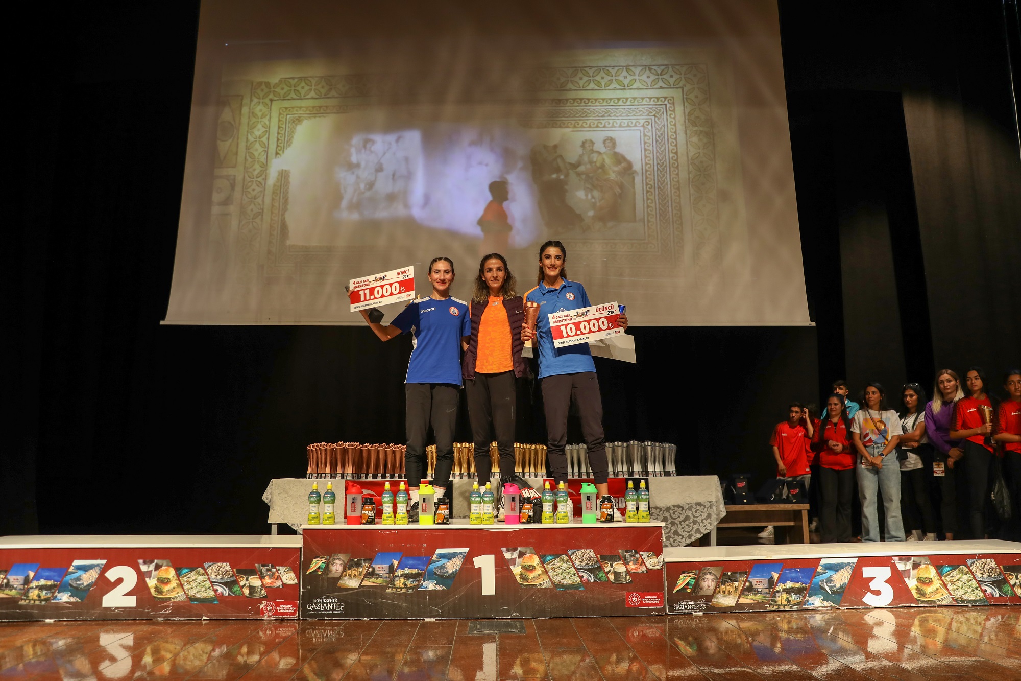 4’ÜNCÜ GAZİ YARI MARATONU ÖDÜL TÖRENİ YAPILDI