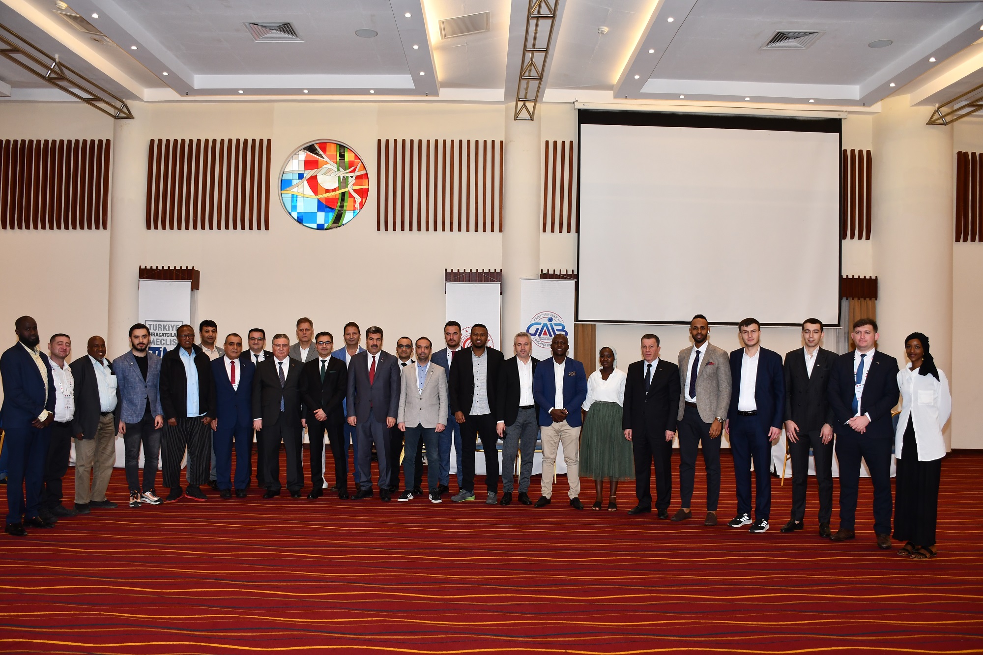 Türk Halısına Kenyalı Halı İthalatçılarının Yoğun İlgisi