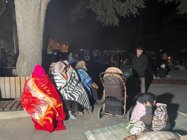 Düzce’de 5.9 şiddetinde deprem oldu!