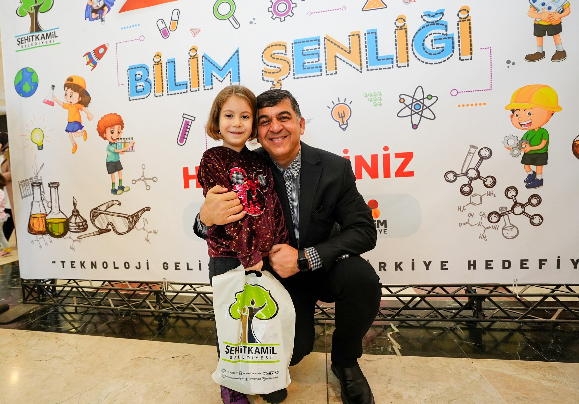 BİLİM ŞENLİĞİ’NE YOĞUN İLGİ