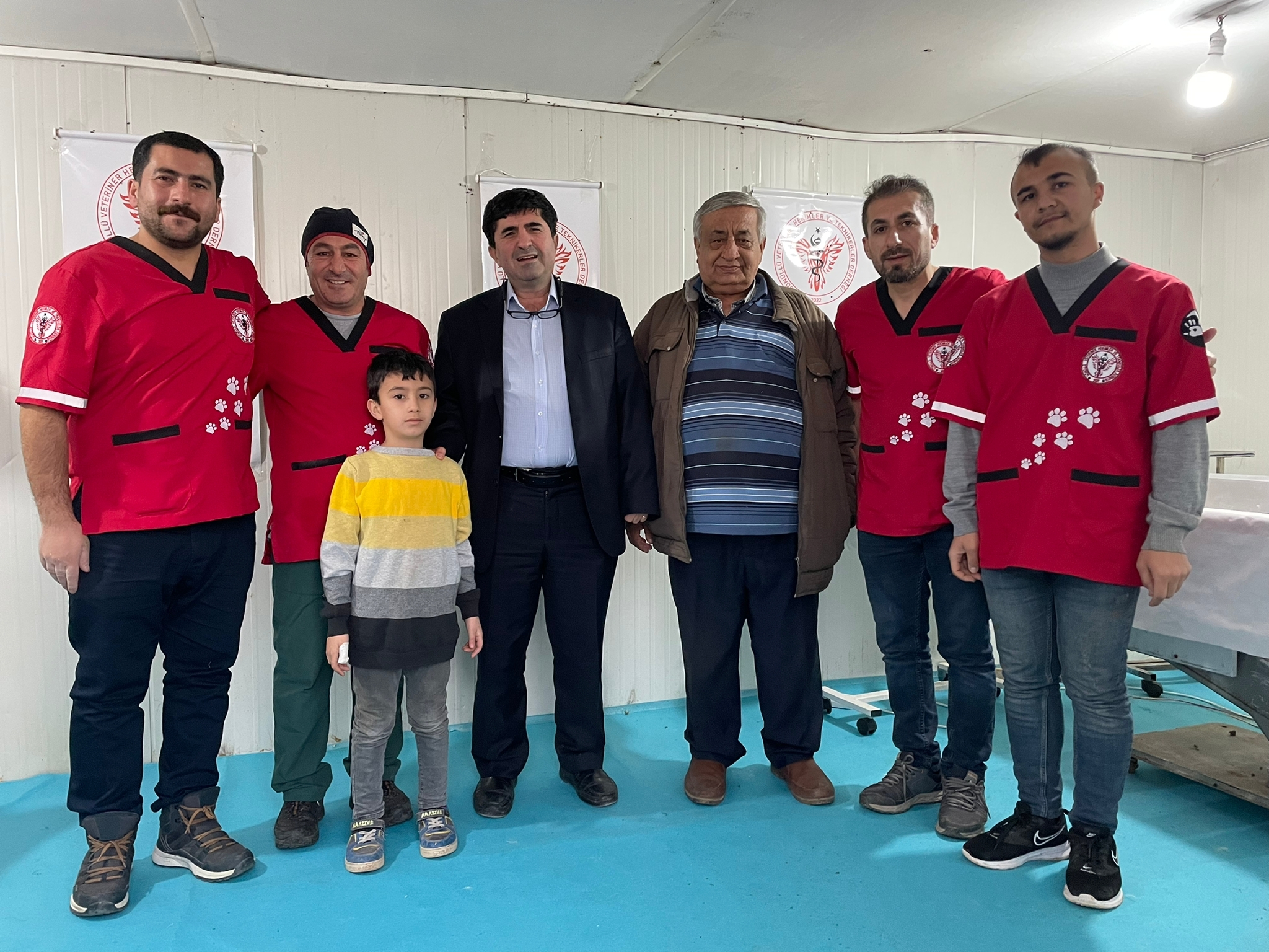 Gönüllü Veterinerler’den CAHİDE’ye destek