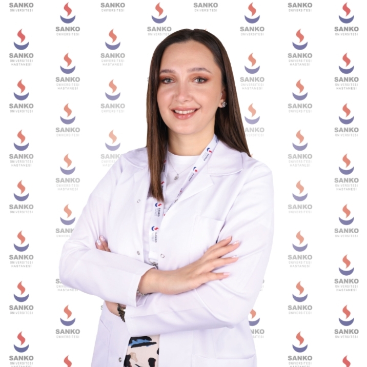 SANKO HASTANESİ ONKOLOJİ BÖLÜMÜ PSİKOLOĞU DEMİRKESEN:  “KANSER GİBİ TEDAVİ SÜRECİ UZUN OLAN HASTALIKLARDA HASTANIN PSİKOLOJİK İYİLİK HALİ ÇOK ÖNEMLİDİR”