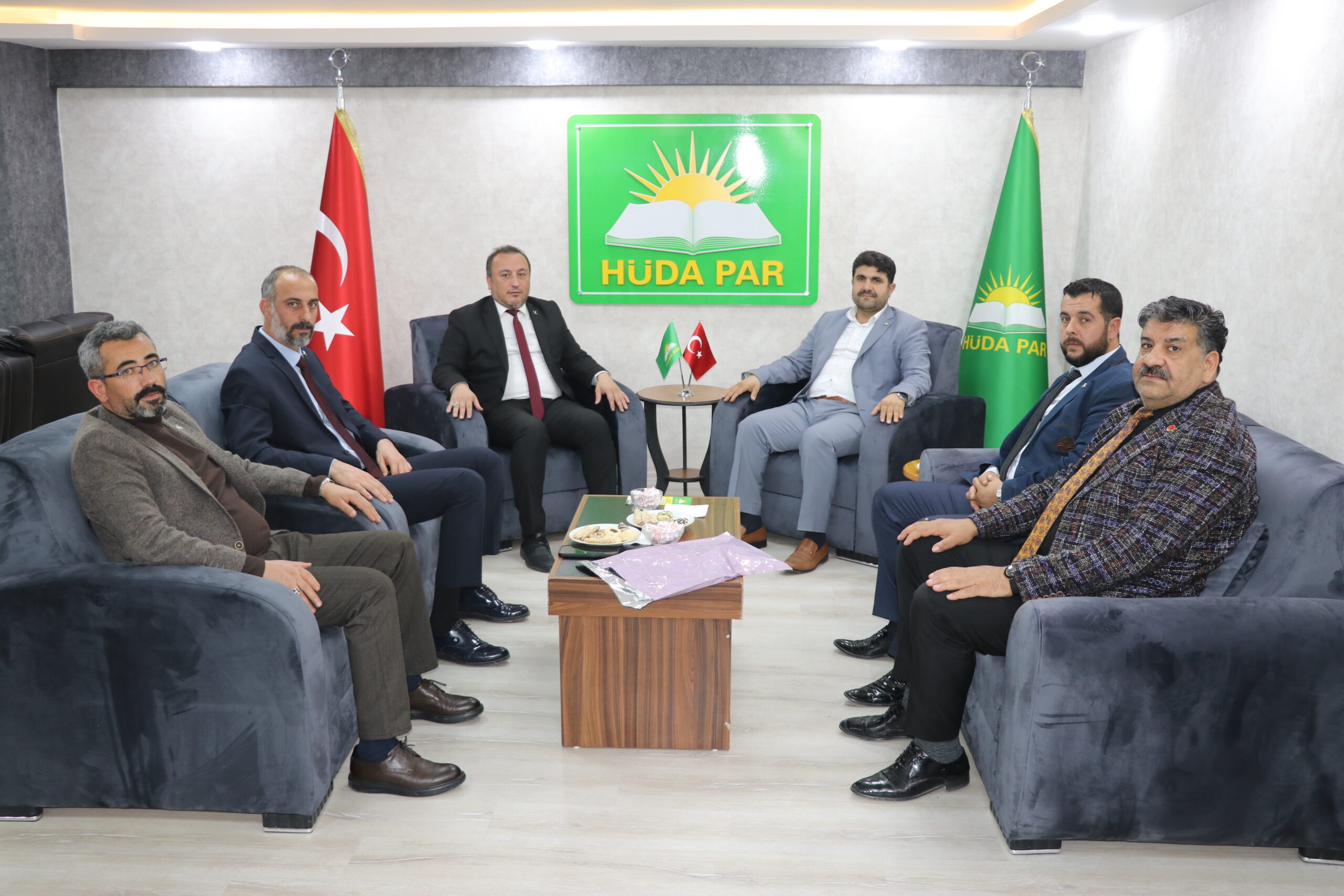 Yeniden Refah Partisi’nden HÜDA PAR’a ziyaret