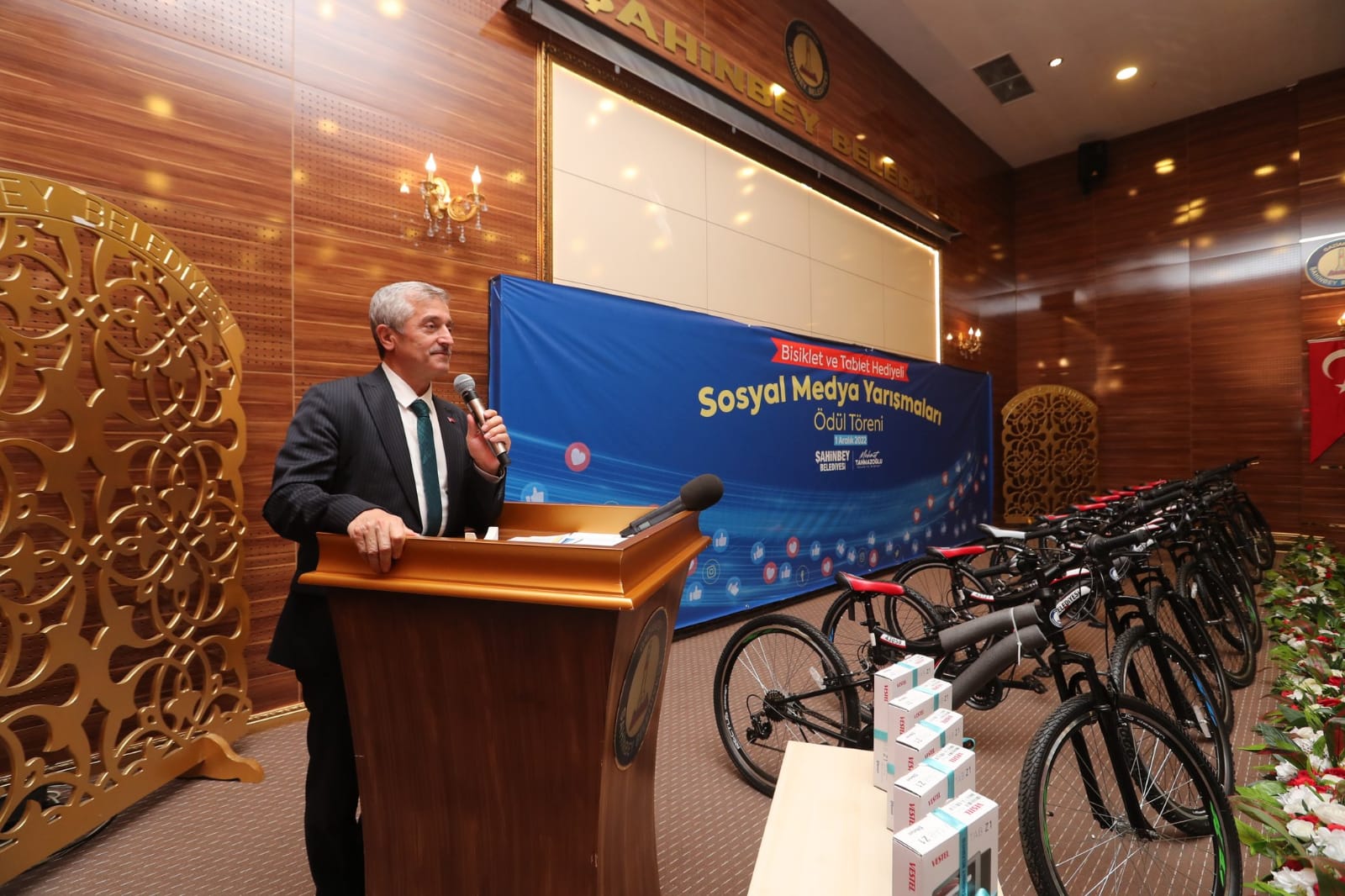 ŞAHİNBEY BELEDİYESİ’NDEN HEDİYE YAĞMURU