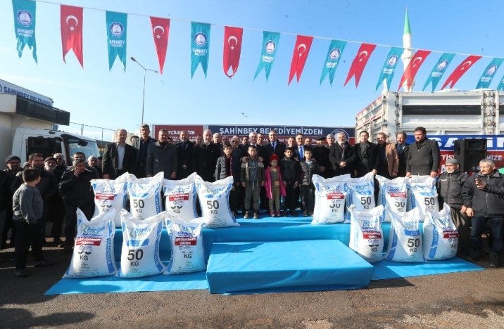 ŞAHİNBEY BELEDİYESİ HAYVAN YETİŞTİRİCİLERİNİN YÜZÜNÜ GÜLDÜRDÜ