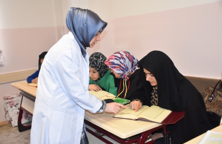 ŞAHİNBEY BELEDİYESİ TESİSLERİNDE KUR’AN-I KERİM ÖĞRENİYORLAR