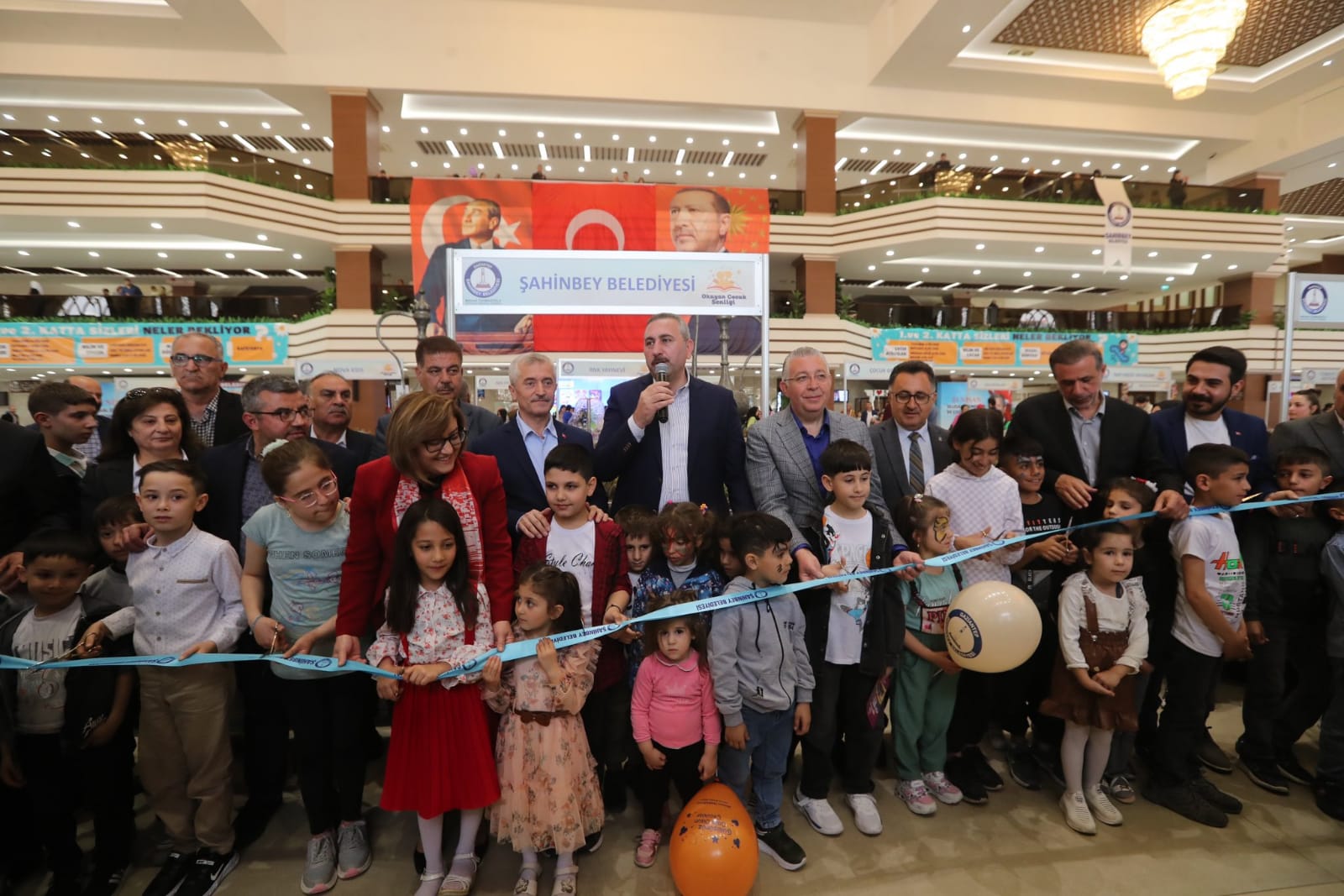 ŞAHİNBEY BELEDİYESİ’NİN DÜZENLEDİĞİ ÇOCUK ŞENLİĞİ KAPILARINI AÇTI