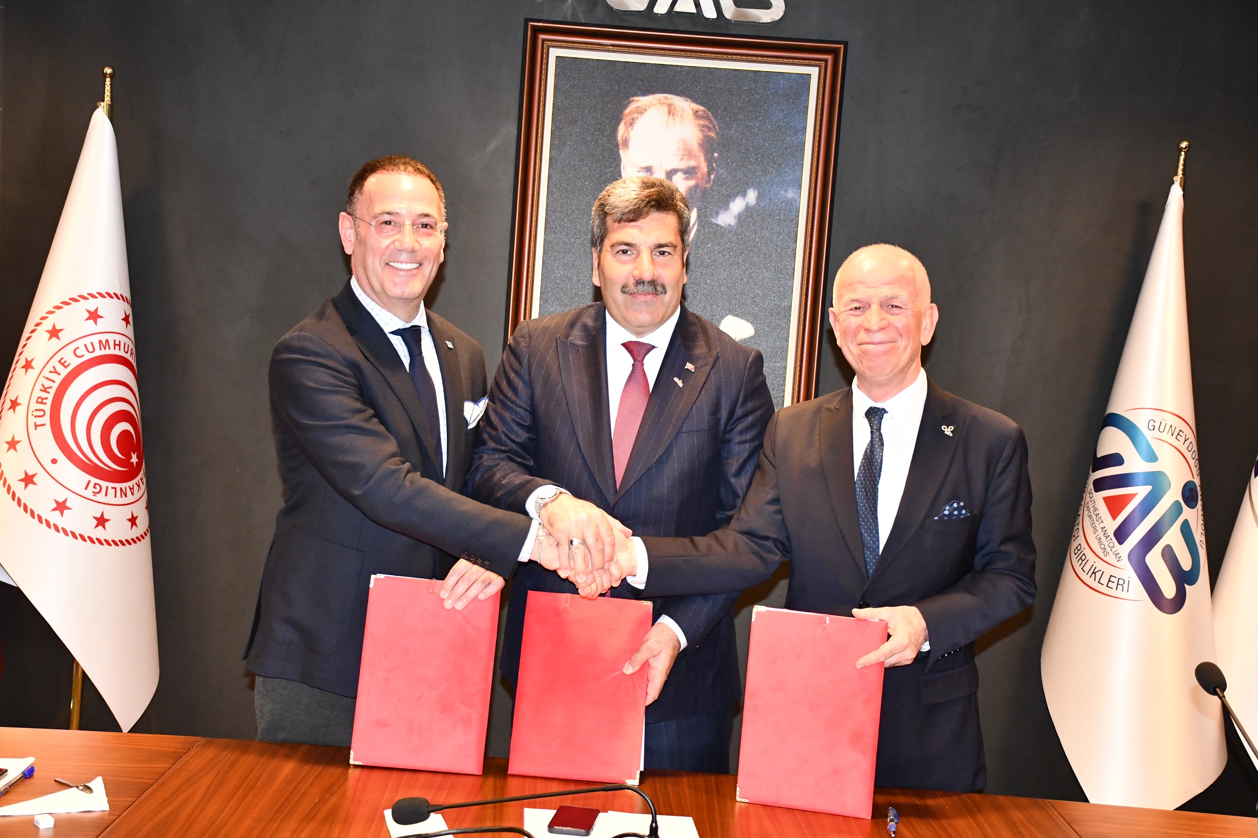 Dünyanın Turizm Merkezi İstanbul, Halı Ticaret Merkezi Olacak