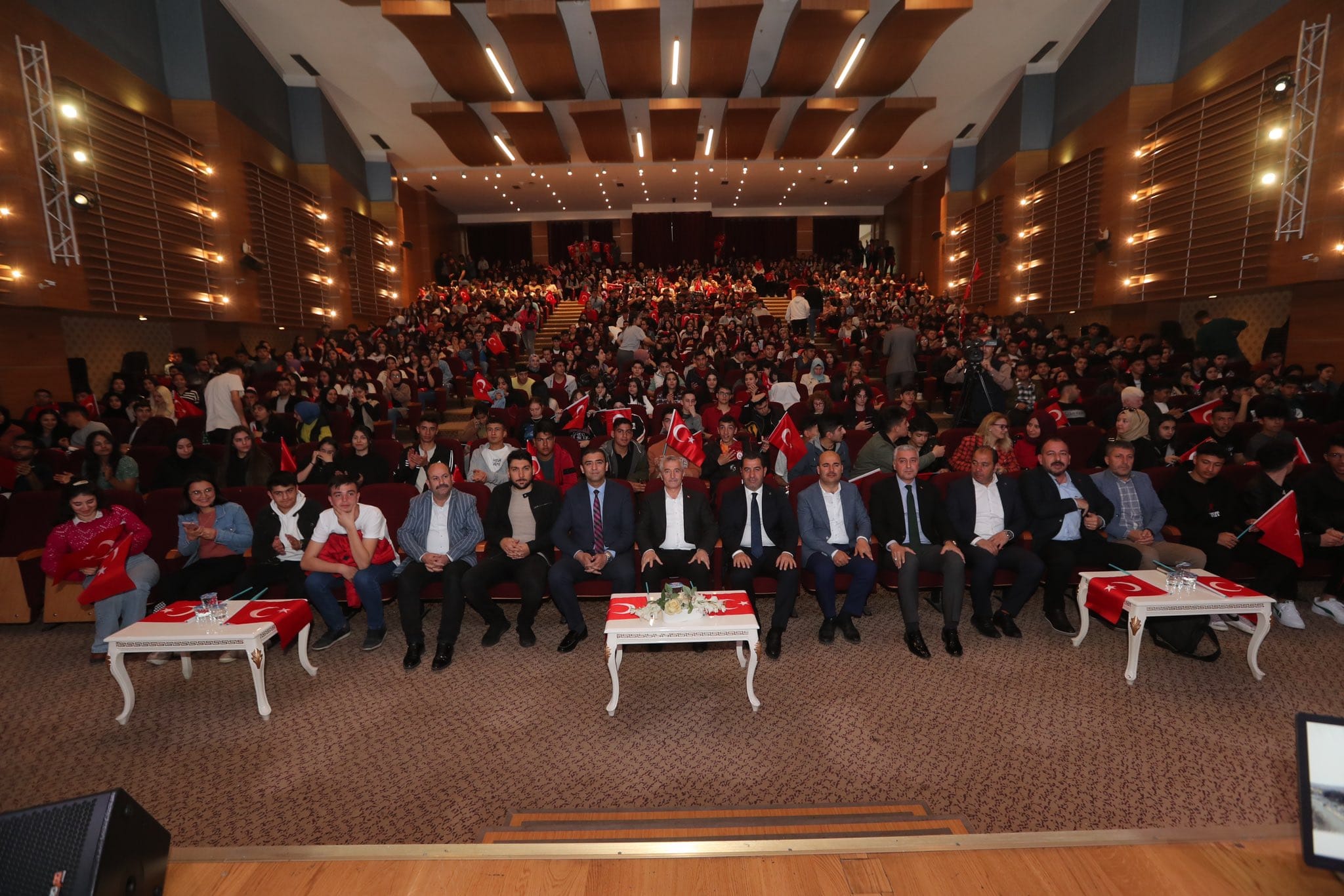 ŞAHİNBEY BELEDİYESİ 180 BİN GAZİ TORUNUNU ÇANAKKALE’DE ECDADIYLA BULUŞTURUYOR