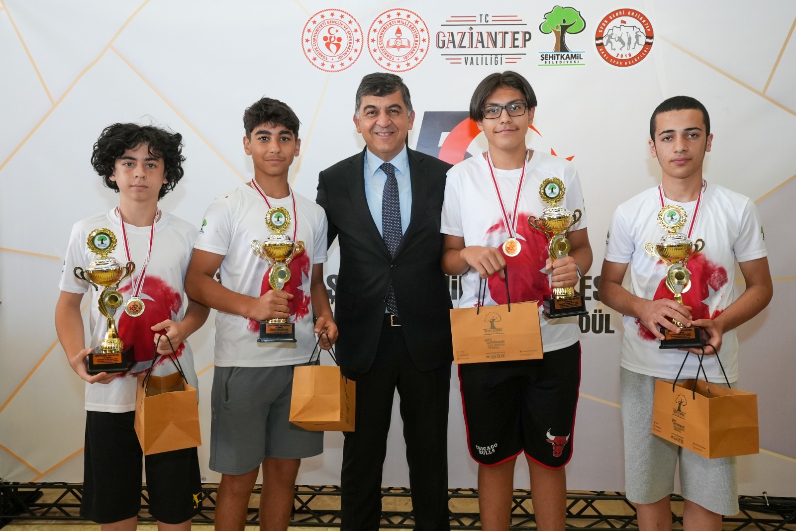 GELENEKSEL 15 TEMMUZ KUPALARI SAHİPLERİNİ BULDU