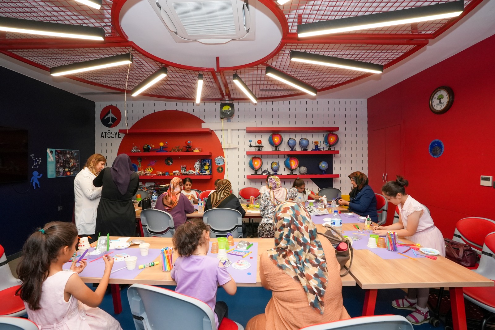 BİLİMİN RENKLİ DÜNYASINA AÇILAN KAPI ‘BİLİM ŞEHİTKAMİL’   