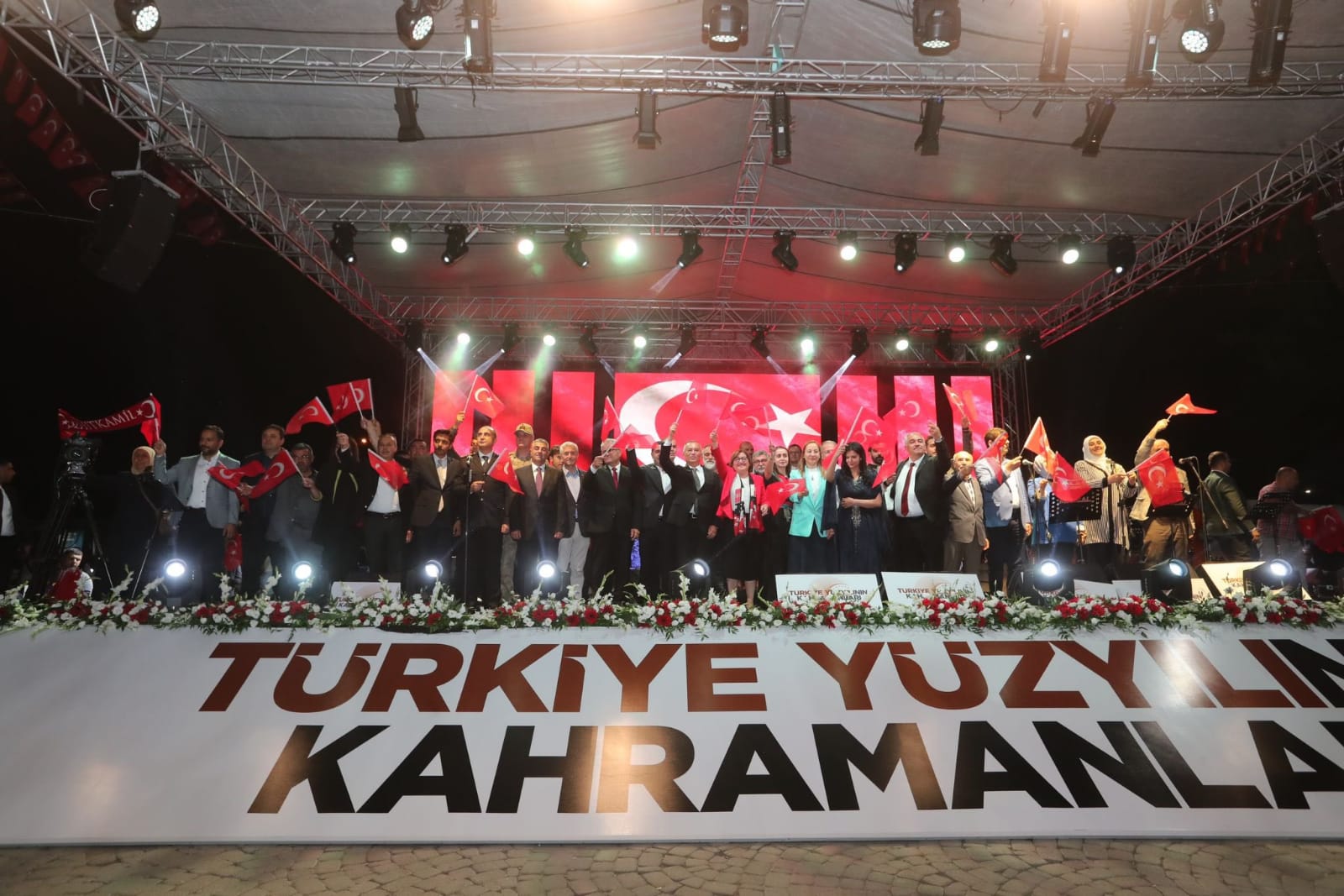 BAŞKAN TAHMAZOĞLU “AZİZ MİLLETİMİZ HAİNLERİN HESAPLARINI BOZDU”   