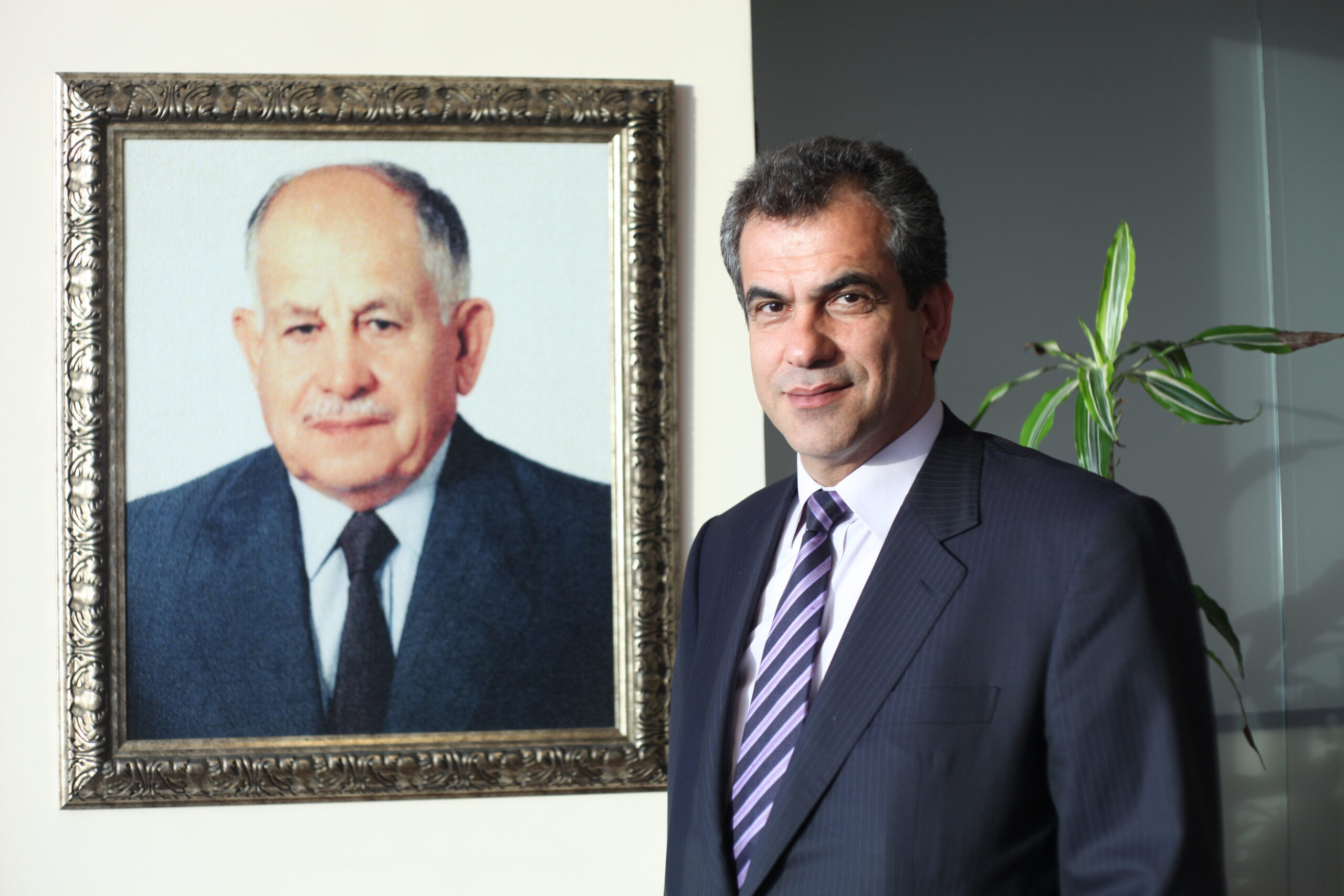 GÖNLÜ ZENGİN İŞ İNSANI İBRAHİM ERDEMOĞLU