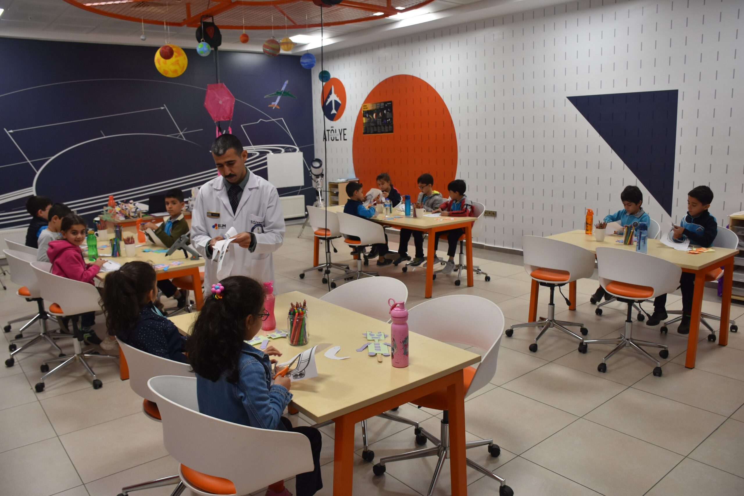 ŞAHİNBEY DENEYAP ATÖLYELERİ GELECEĞİN BİLİM ADAMLARINI YETİŞTİRİYOR