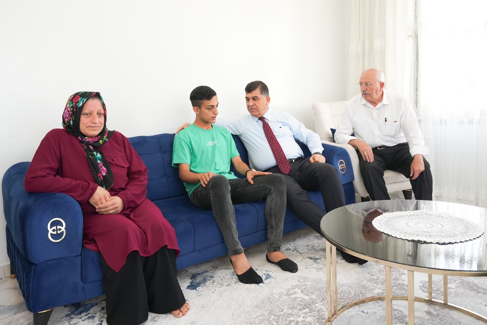 BAŞKAN FADILOĞLU, GENÇ ÖĞRENCİLERİN MUTLULUĞU PAYLAŞTI