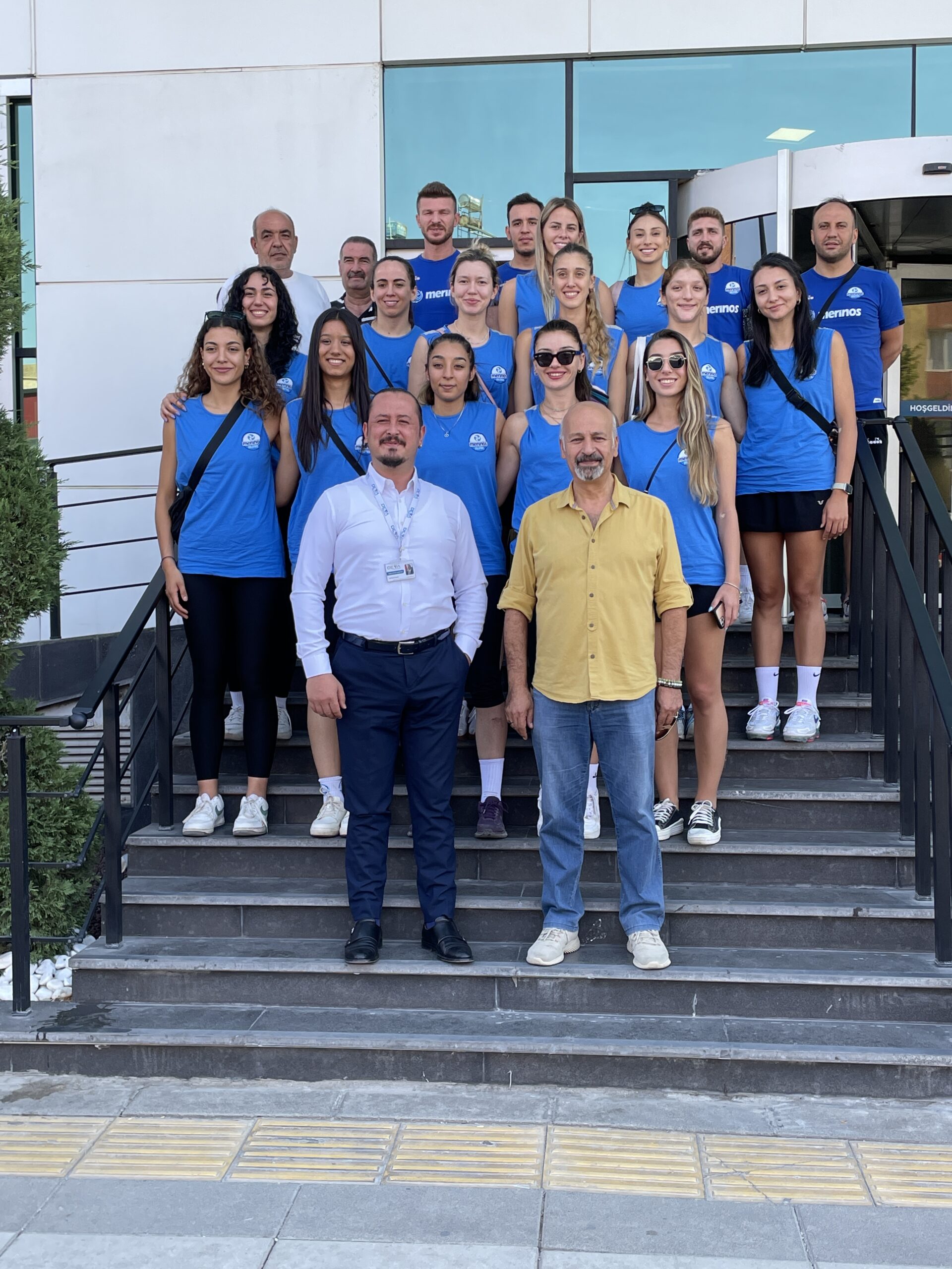 MERİNOSSPOR VOLEYBOLCULARI DEVA HASTANESİNE EMANET.