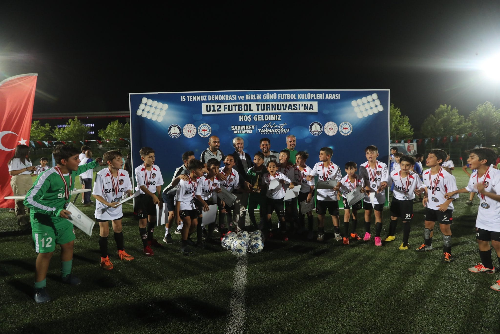 GELECEĞİN FUTBOLCULARI ŞAHİNBEY’DE BOY GÖSTERDİ   