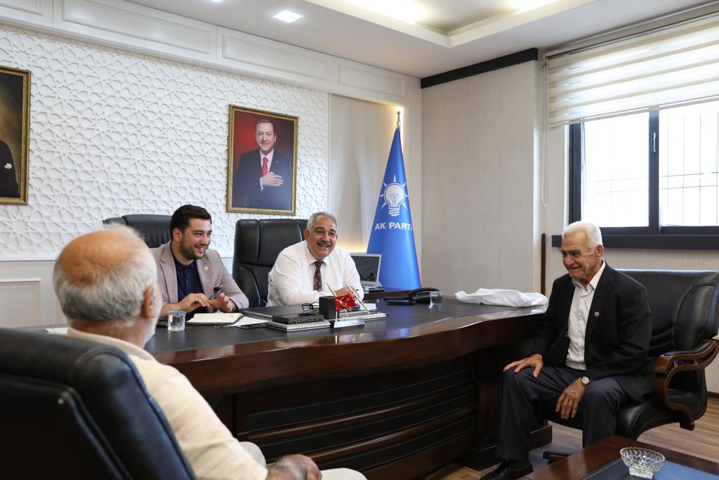 AK PARTİ GAZİANTEP İL BAŞKANI ÇETİN’DEN BİR İLK: “HALK GÜNÜ’ YAPMAYA BAŞLADI”