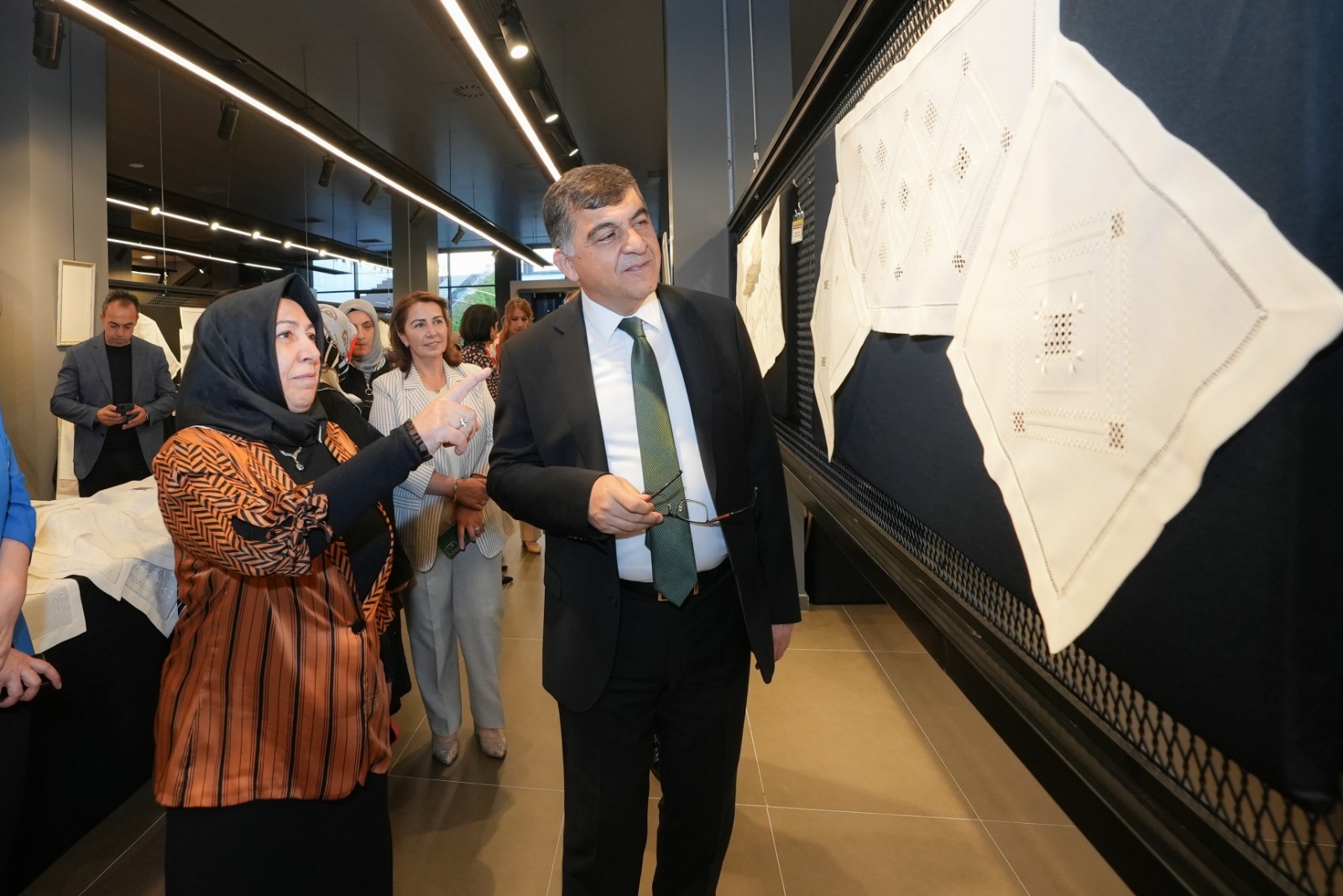 ‘HANIM ELLER’ SERGİSİ ŞSM’DE AÇILDI