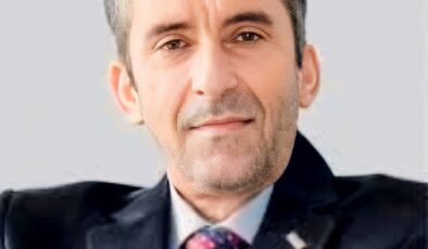 Mürekkep kokusu bulaşır yazıya..