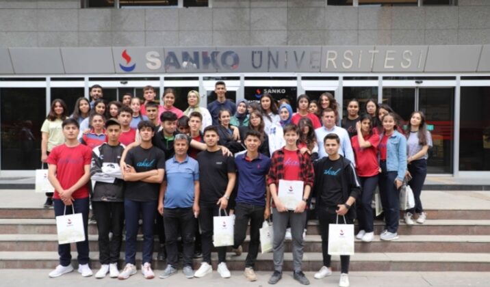 ÜNİVERSİTE ADAYLARINDAN SANKO ÜNİVERSİTESİ’NE ZİYARET