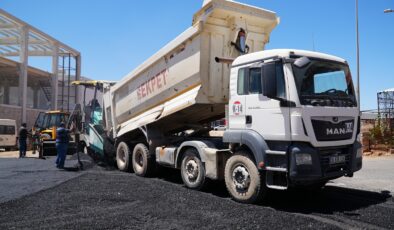 SANAYİ MAHALLESİ’NDEKİ YENİ YOLLAR ASFALTLANIYOR