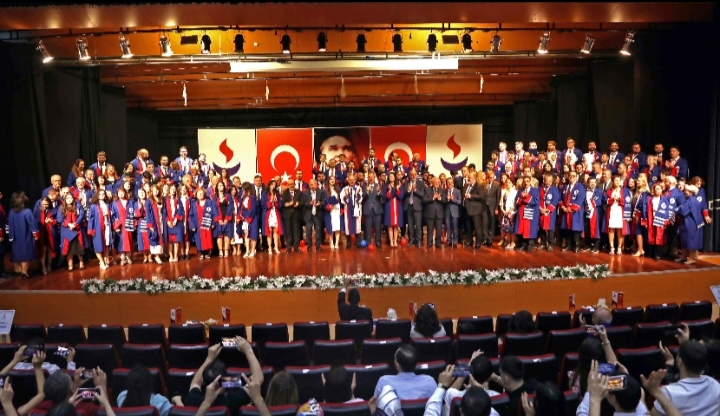 SANKO ÜNİVERSİTESİ TIP FAKÜLTESİNDE MEZUNİYET HEYECANI