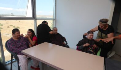 ŞAHİNBEY BELEDİYESİ KURSİYERLERİ HUZUREVİNİ ZİYARET ETTİ