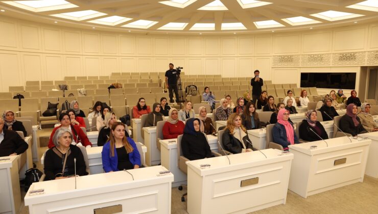 BAŞKAN ŞAHİN, İLK FAİR PLAY ANNELERİ EĞİTİMİ ALMIŞ KADINLARLA BİR ARAYA GELDİ