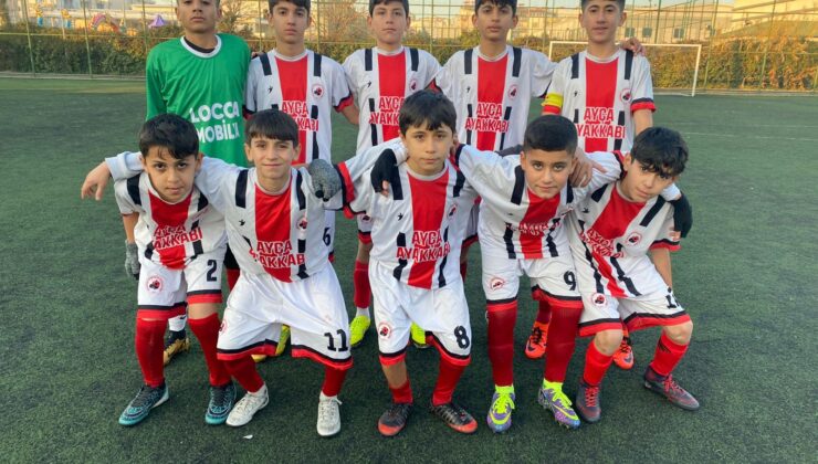 ŞEHİTKAMİL BELEDİYESİ 25 ARALIK KURTULUŞ KUPASI FUTBOL TURNUVASI BAŞLADI