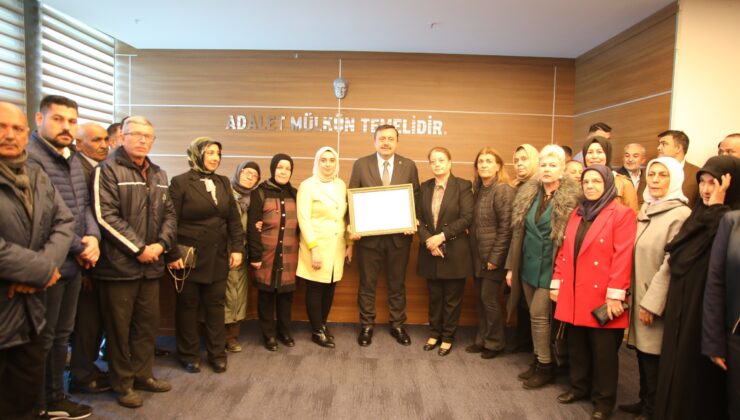 AK PARTİ İL BAŞKANI FEDAİOĞLU MAZBATASINI ALDI