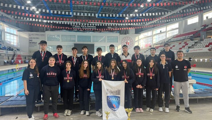 SANKO OKULLARI YÜZMEDE ŞAMPİYON OLDU