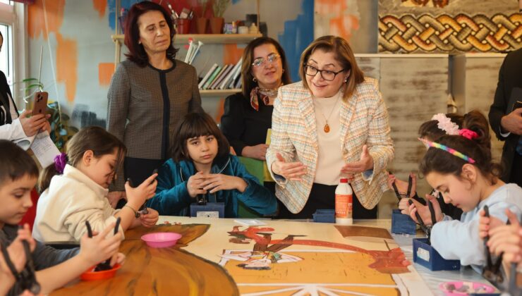 BAŞKAN ŞAHİN, BÜYÜKŞEHİRİN YARIYIL TATİLİ ATÖLYELERİ’Nİ ZİYARET ETTİ