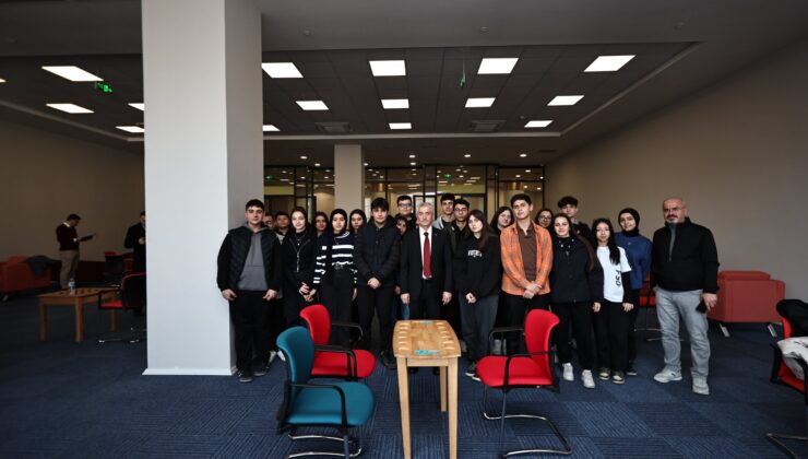  MİLLET KÜTÜPHANESİNE ÖĞRENCİLERDEN YOĞUN İLGİ