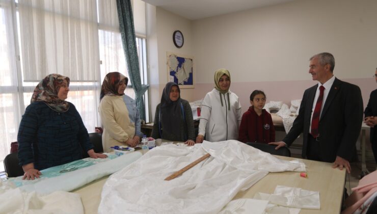 BAŞKAN TAHMAZOĞLU, KURSİYERLERLE BİR ARAYA GELDİ