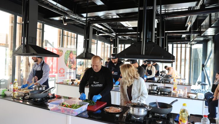 YÜREĞİR’DE TOPLUMSAL CİNSİYET EŞİTLİĞİNE DİKKAT ÇEKİLDİ