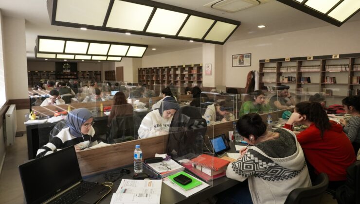 1 MİLYONU AŞKIN GENÇ, KÜTÜPHANELERDEN FAYDALANDI