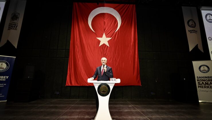 EVLİLİK OKULU’NDA 548 ÇİFTE SERTİFİKALARINI BAŞKAN TAHMAZOĞLU VERDİ