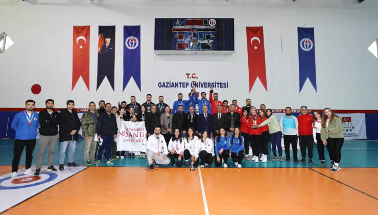 GAÜN KADIN FLOOR CURLİNG TAKIMI ÜST ÜSTE ÜÇÜNCÜ KEZ TÜRKİYEŞAMPİYONU